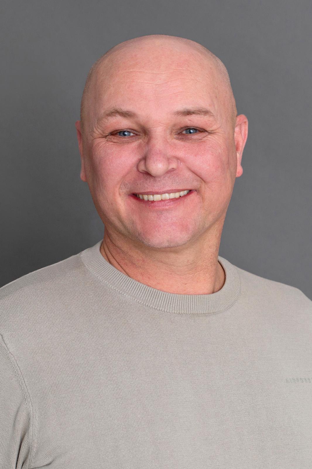 <a href="https://hartvoorhillegom.nl/alexander" type="link" id="https://hartvoorhillegom.nl/alexander">Alexander Zwaan</a>